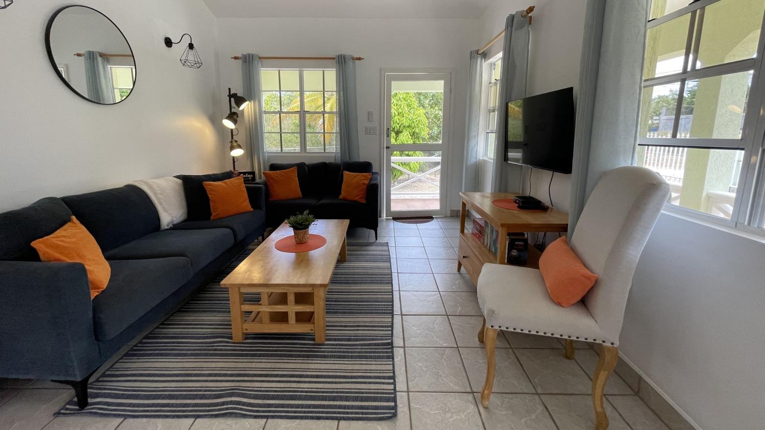 Paradise Properties - Palm Tree Cottage - Available For Sept 1st